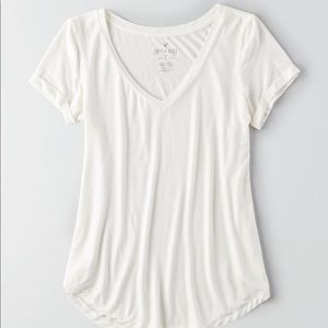NWOT AMERICAN EAGLE Soft & Sexy V Neck - Size M